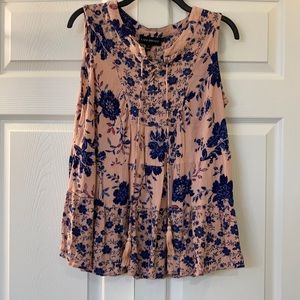 Sleeveless blouse